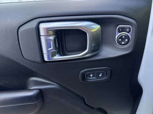 Used 2024 Jeep Wrangler Unlimited Sport AWD/4WD image 7