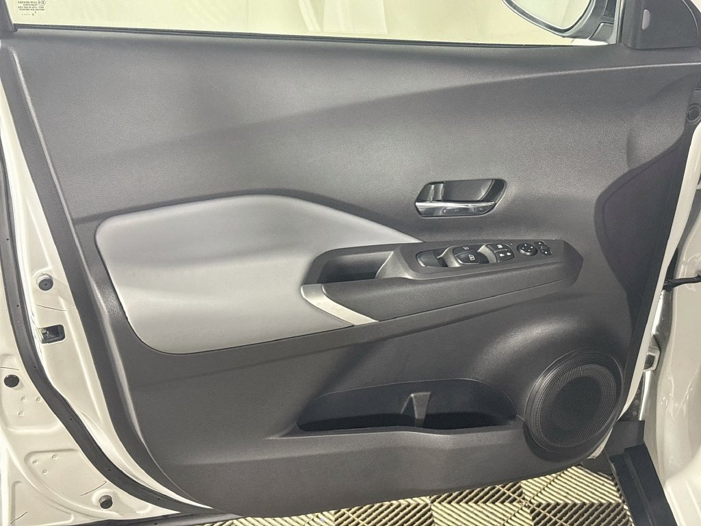 Used 2024 Nissan Kicks SR w/ SR Premium Package FWD image 10
