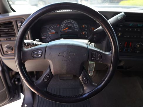 Used 2007 Chevrolet Silverado 2500 LT w/ Heavy-Duty Power Package AWD/4WD image 13