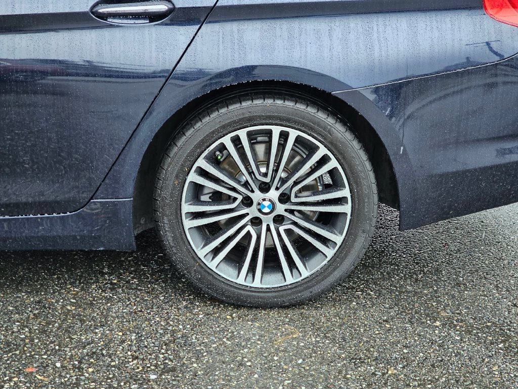 Used 2018 BMW 530e RWD image 9
