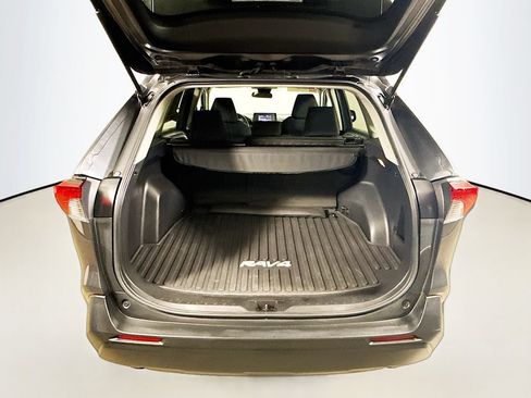 Used 2021 Toyota RAV4 LE AWD/4WD image 25