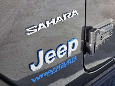 Used 2021 Jeep Wrangler Unlimited Sahara w/ Cold Weather Group image 12