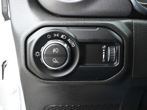 Used 2023 Jeep Gladiator Mojave image 16