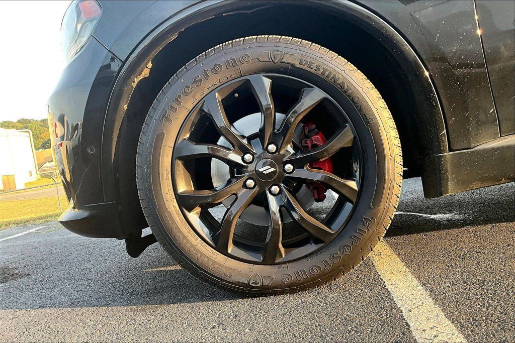 Used 2019 Dodge Durango R/T w/ Blacktop Package AWD/4WD image 2