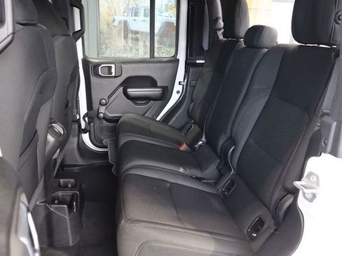 Used 2020 Jeep Gladiator Sport image 11