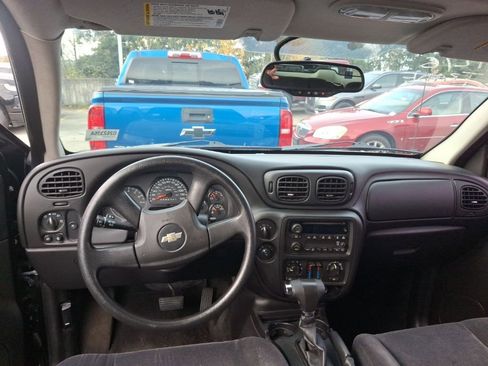 Used 2009 Chevrolet TrailBlazer LT w/ Skid Plate Package image 11