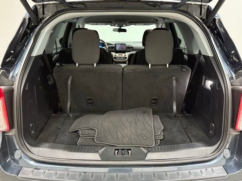 Used 2023 Ford Explorer XLT image 36