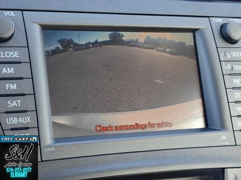 Used 2012 Toyota Prius Four w/ Deluxe Solar Roof Pkg FWD image 10