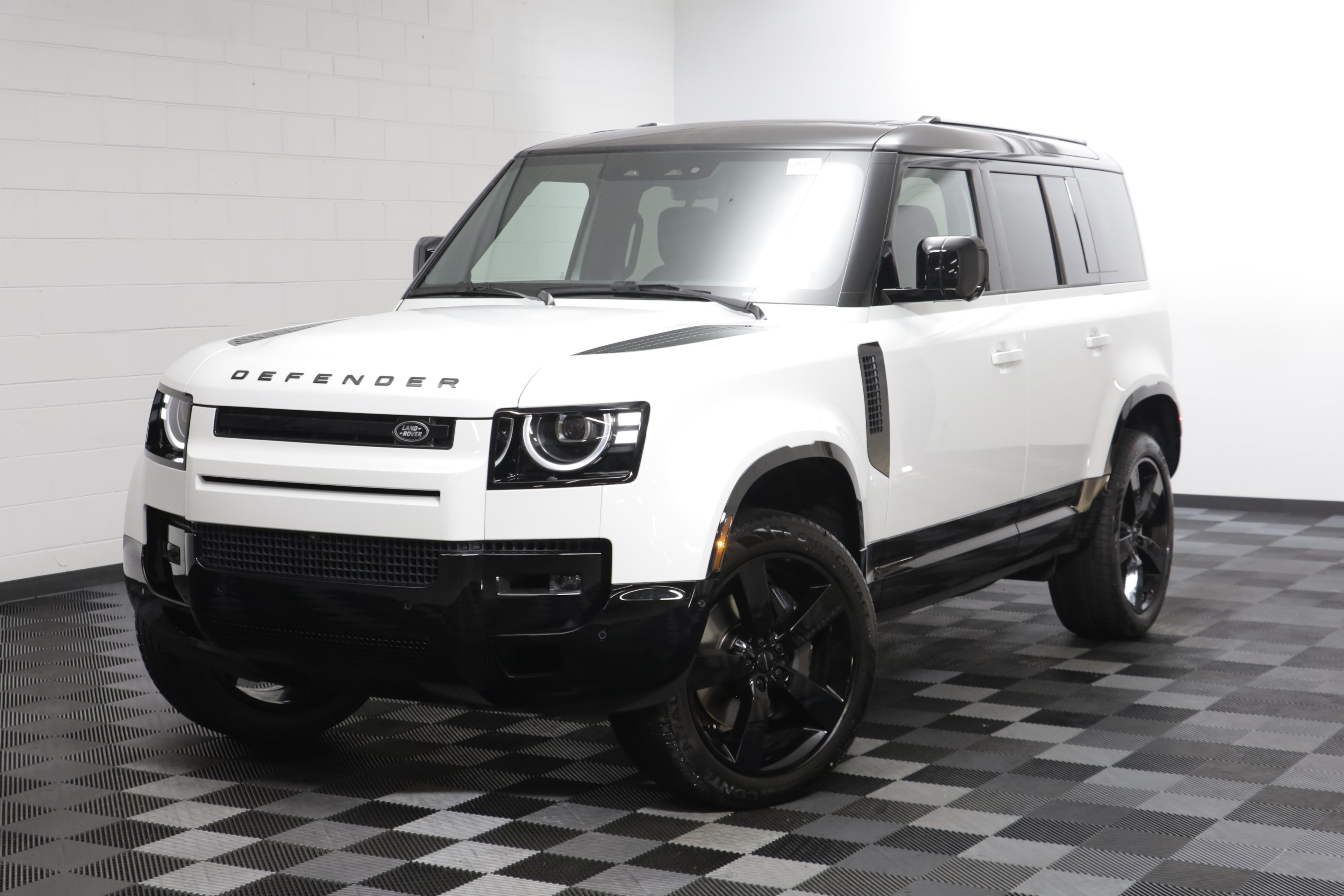 New 2026 Land Rover Defender 110 X-Dynamic SE AWD/4WD image 1