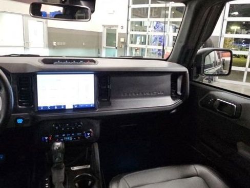 Used 2024 Ford Bronco Everglades image 24