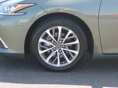 Used 2023 Lexus ES 350 w/ Accessory Package (Z1) FWD image 17