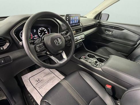 Used 2025 Honda Pilot EX-L image 18