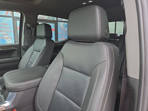 Used 2024 Chevrolet Silverado 1500 LT w/ Leather Package AWD/4WD image 43