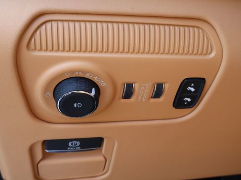 Used 2025 Jeep Grand Wagoneer Series III w/ Quick Order Packagew 28T image 17