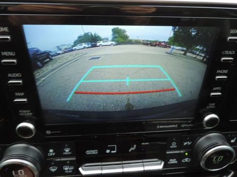 Used 2022 Toyota Highlander XLE image 32