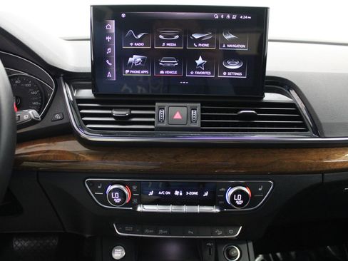 Used 2023 Audi Q5 2.0T Premium w/ Convenience Package AWD/4WD image 42