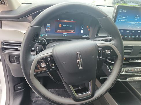Used 2025 Lincoln Corsair FWD image 24