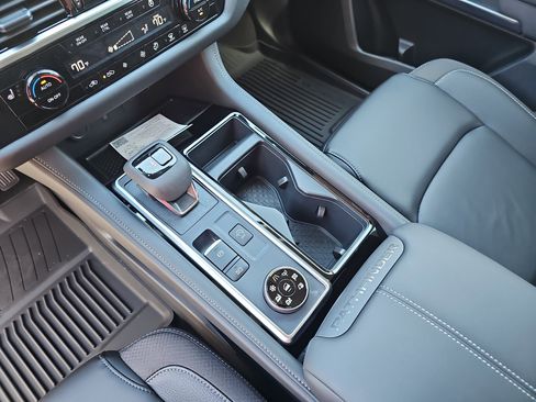 New 2025 Nissan Pathfinder SL image 26