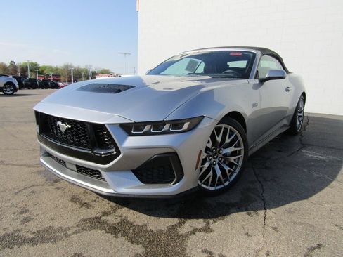 Used 2025 Ford Mustang GT Premium RWD image 46
