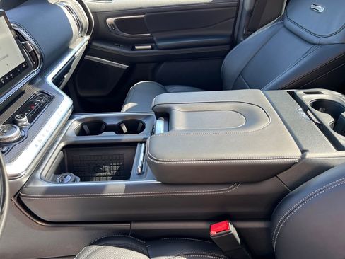 New 2025 Ford Expedition Platinum w/ Stealth Performance Package image 34