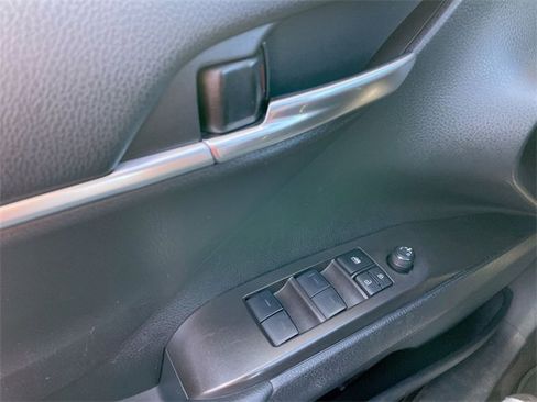 Used 2024 Toyota Camry SE image 13