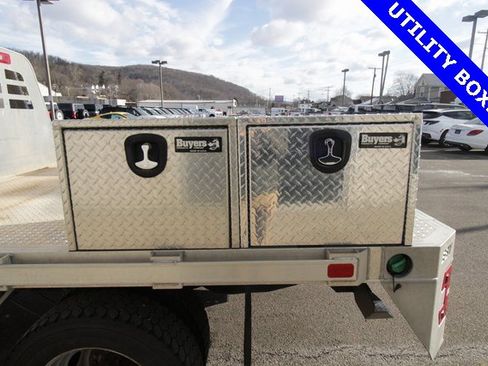 Used 2021 Ford F550 4x4 Regular Cab Super Duty image 3