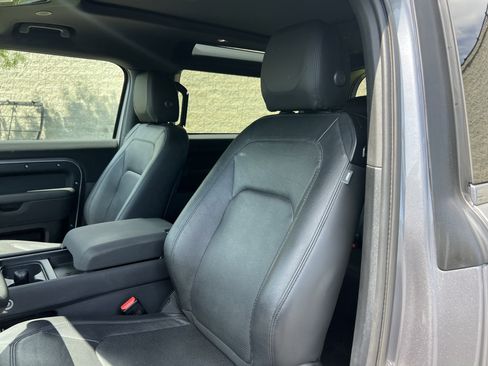 Certified 2023 Land Rover Defender 90 SE image 18