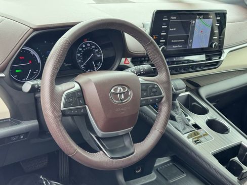 Certified 2021 Toyota Sienna Platinum image 15