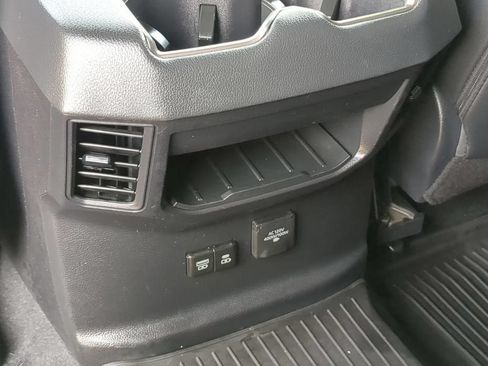 Used 2025 Toyota Tundra Limited AWD/4WD image 26