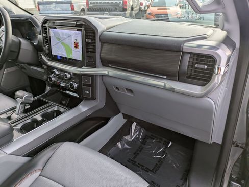 Used 2025 Ford F150 Lariat w/ Equipment Group 501A Mid image 30