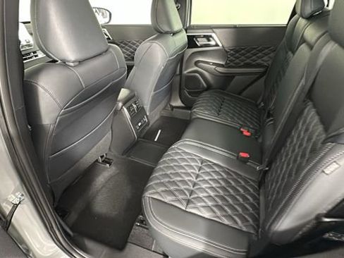 New 2025 Mitsubishi Outlander SEL image 20