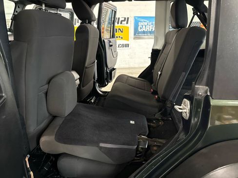 Used 2012 Jeep Wrangler Unlimited Sport AWD/4WD image 33