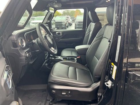 New 2026 Jeep Wrangler Unlimited Sahara AWD/4WD image 7