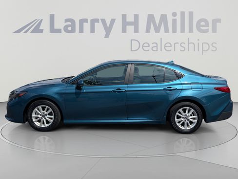 Used 2025 Toyota Camry LE FWD image 2