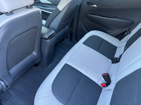 Used 2017 Chevrolet Bolt LT FWD image 15