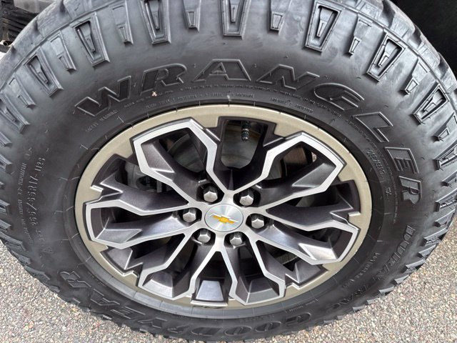 Used 2022 Chevrolet Colorado ZR2 AWD/4WD image 12