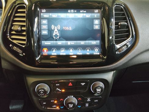 Used 2018 Jeep Compass Limited w/ Navigation Group AWD/4WD image 25