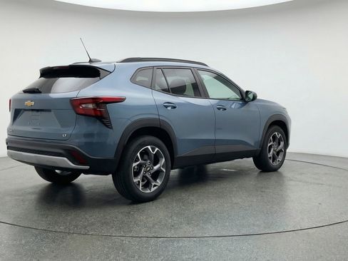 Used 2025 Chevrolet Trax LT image 9