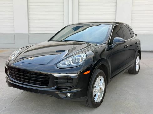 Used 2016 Porsche Cayenne w/ Premium Package AWD/4WD image 1
