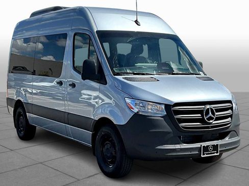 New 2025 Mercedes-Benz Sprinter 2500 image 2