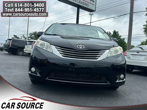Used 2013 Toyota Sienna XLE AWD/4WD image 2