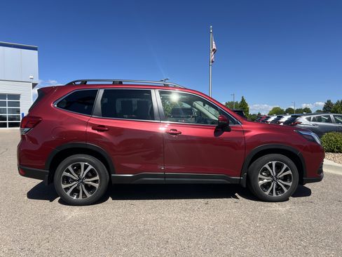 Used 2023 Subaru Forester Limited AWD/4WD image 9