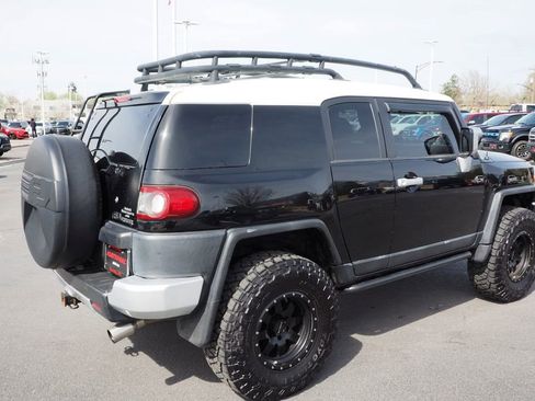 Used 2014 Toyota FJ Cruiser 4WD w/ Upgrade Package image 7