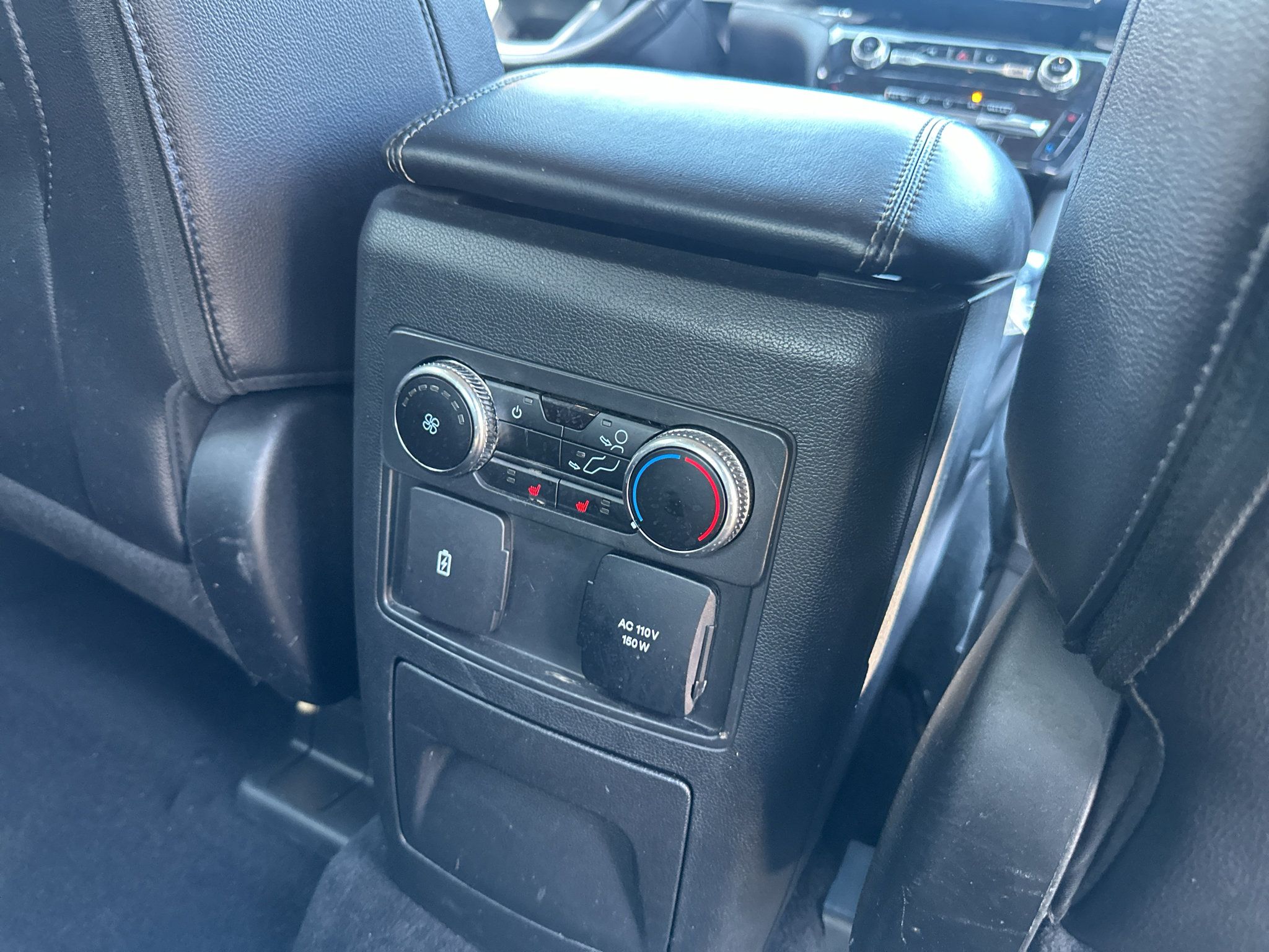 Used 2023 Ford Explorer Limited w/ Equipment Group 301A RWD image 16