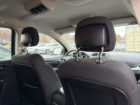 Used 2020 Dodge Journey SE w/ SE Popular Equipment Group image 28
