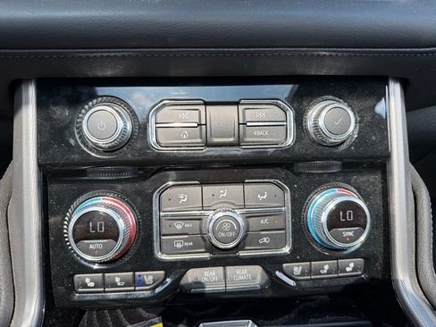 Used 2023 GMC Yukon Denali AWD/4WD image 16