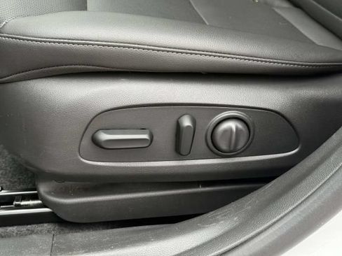 Used 2025 Chevrolet Trax ACTIV w/ Sunroof Package FWD image 10