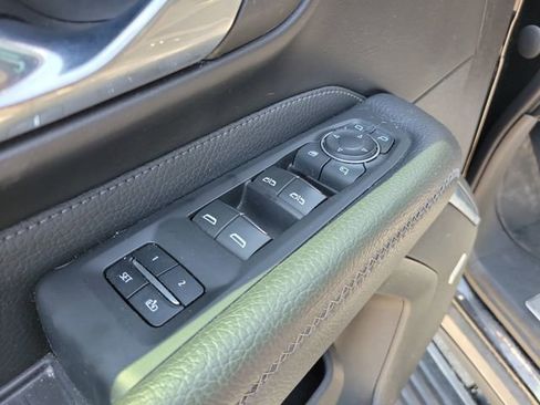 Used 2021 GMC Yukon Denali w/ Denali Ultimate Package AWD/4WD image 15
