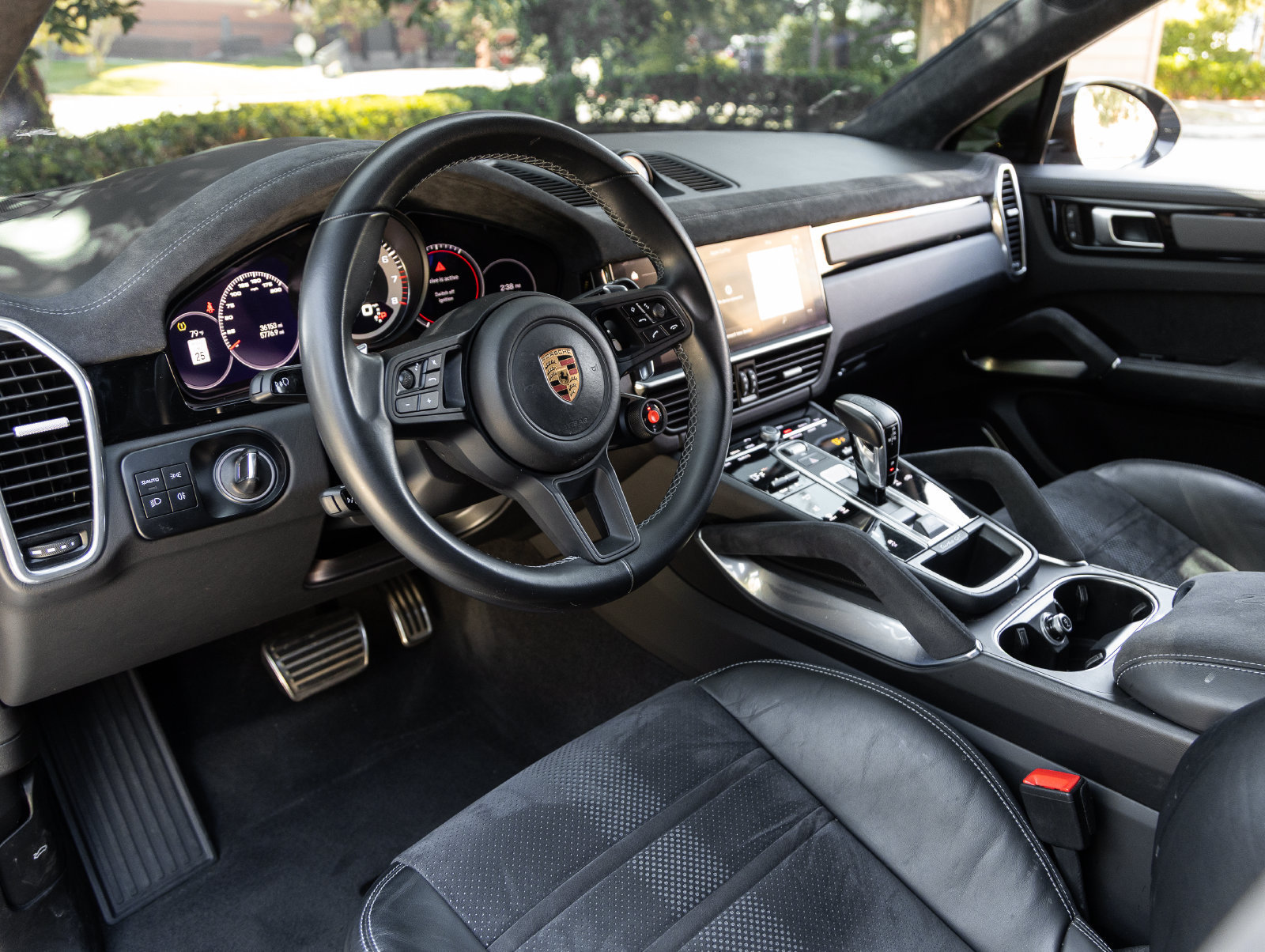 Certified 2023 Porsche Cayenne Turbo GT AWD/4WD image 4