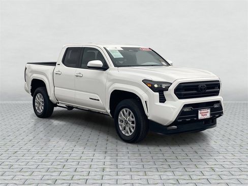 Certified 2025 Toyota Tacoma SR5 image 10